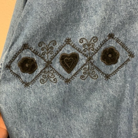 J Gee Long Sleeve Denim button down shirt with contrast collar cuffs embroidery - Picture 6 of 13